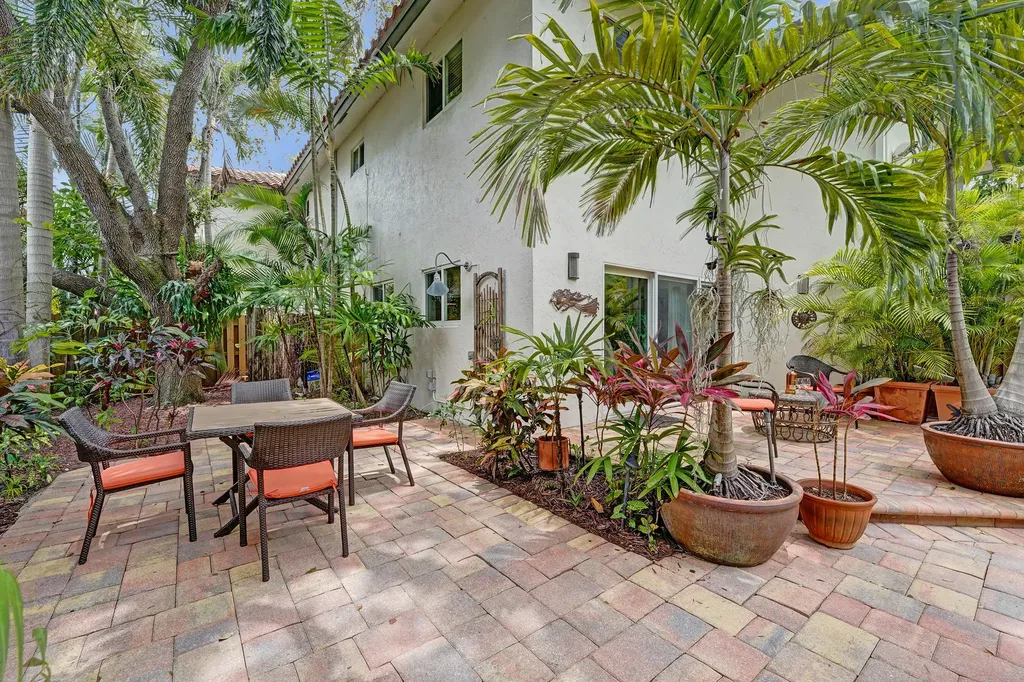 620 NE 9th Avenue Fort Lauderdale FL 33304