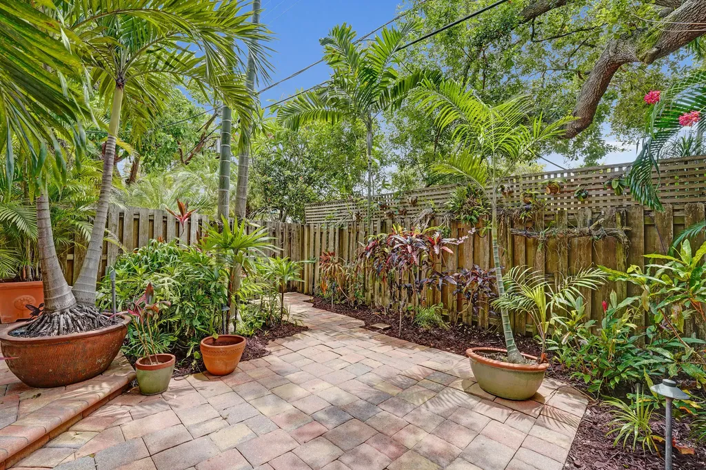 620 NE 9th Avenue Fort Lauderdale FL 33304