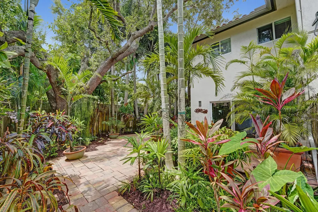 620 NE 9th Avenue Fort Lauderdale FL 33304