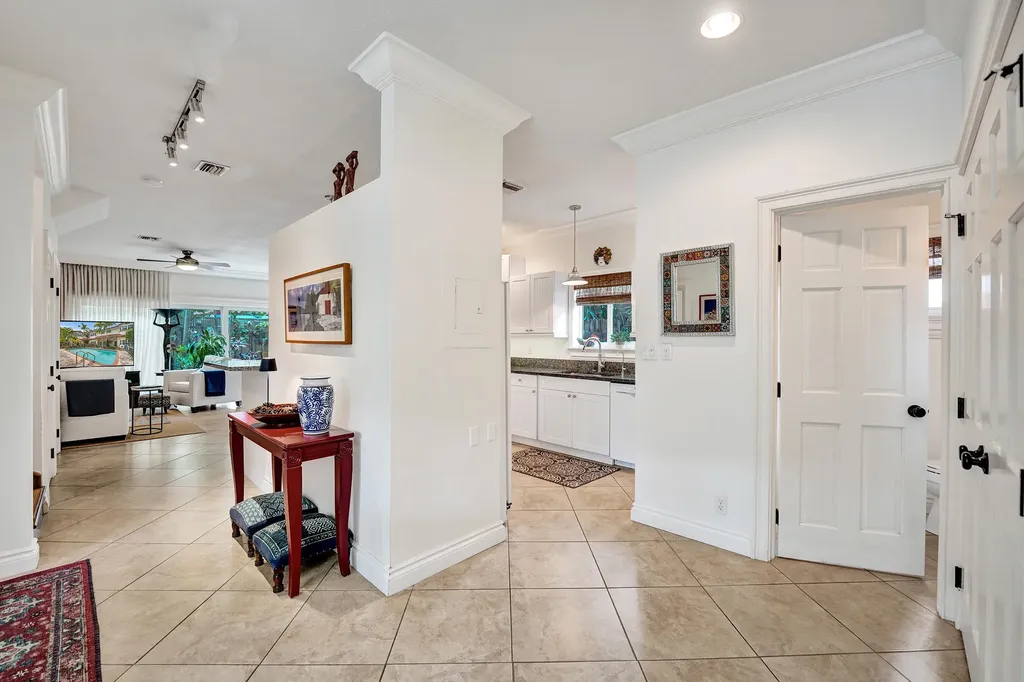 620 NE 9th Avenue Fort Lauderdale FL 33304