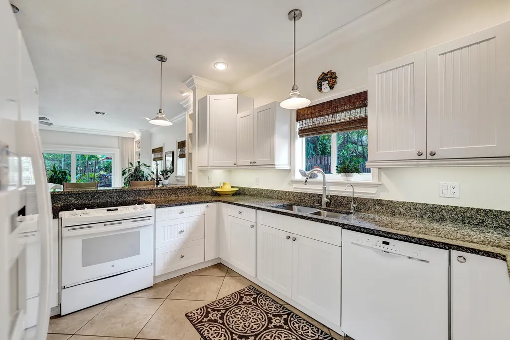 620 NE 9th Avenue Fort Lauderdale FL 33304