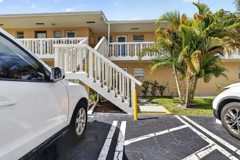 2182 NE 1st Way Boynton Beach FL 33435