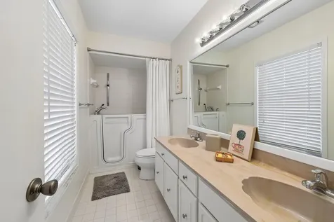 9240 SE Riverfront Jupiter FL 33469