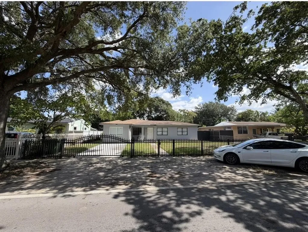 1135 NW 127th Street North Miami FL 33168