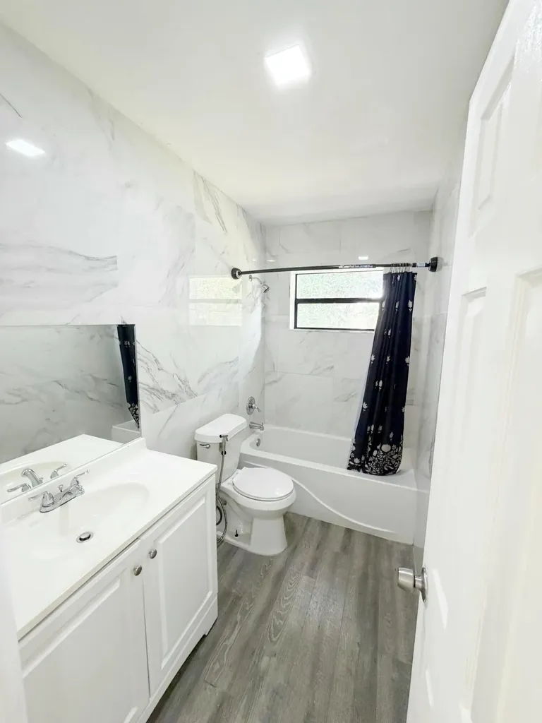 1135 NW 127th Street North Miami FL 33168