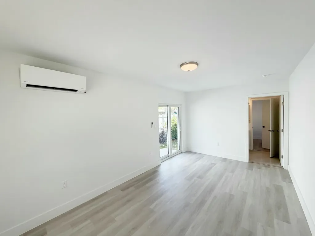 1135 NW 127th Street North Miami FL 33168