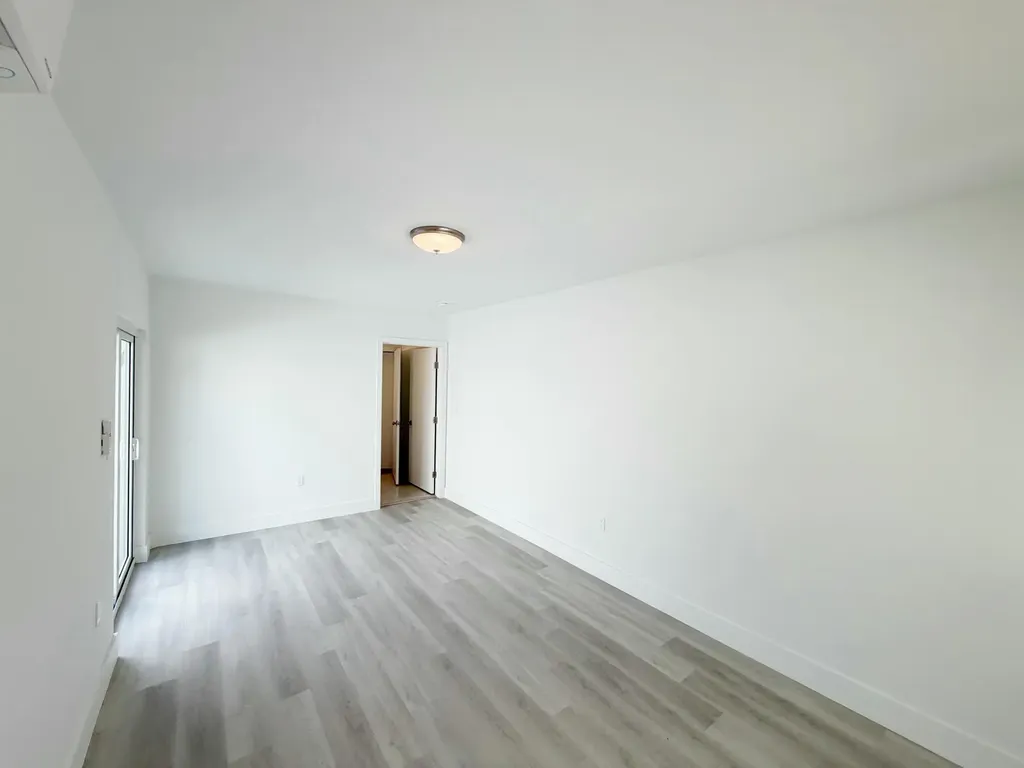 1135 NW 127th Street North Miami FL 33168