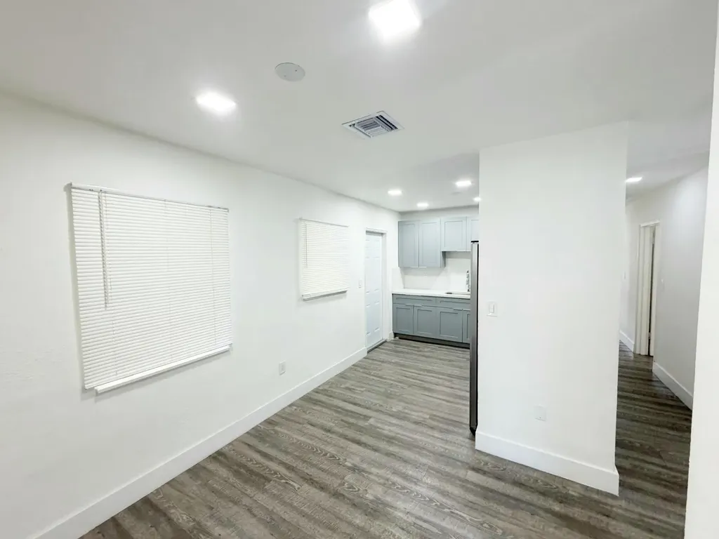 1135 NW 127th Street North Miami FL 33168