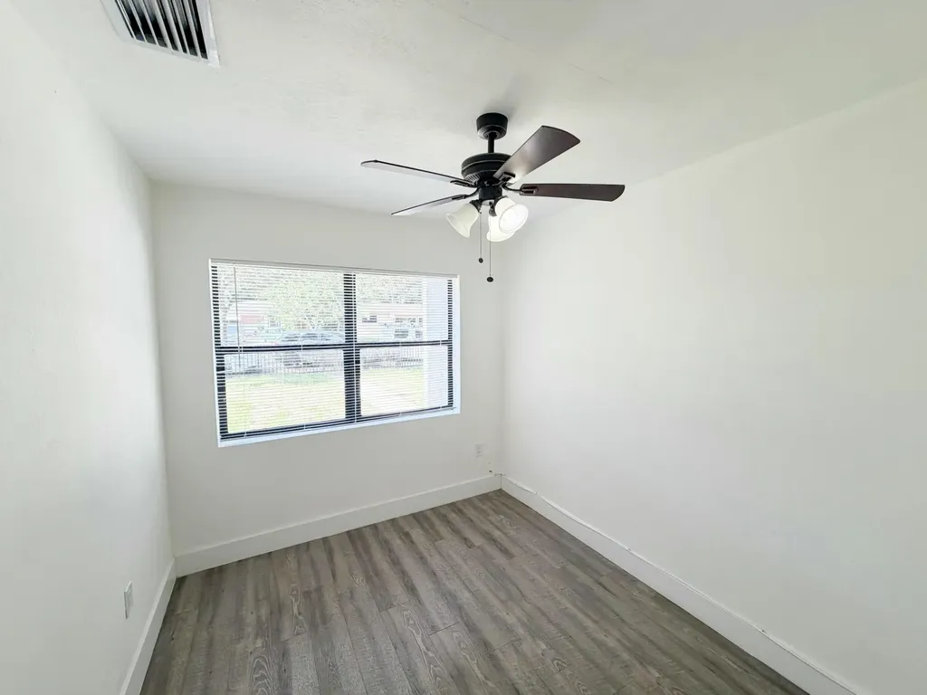 1135 NW 127th Street North Miami FL 33168