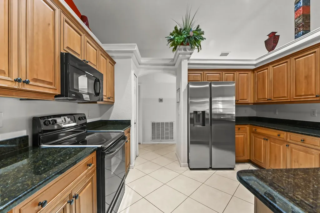 6178 NW Duke Circle Port St Lucie FL 34983