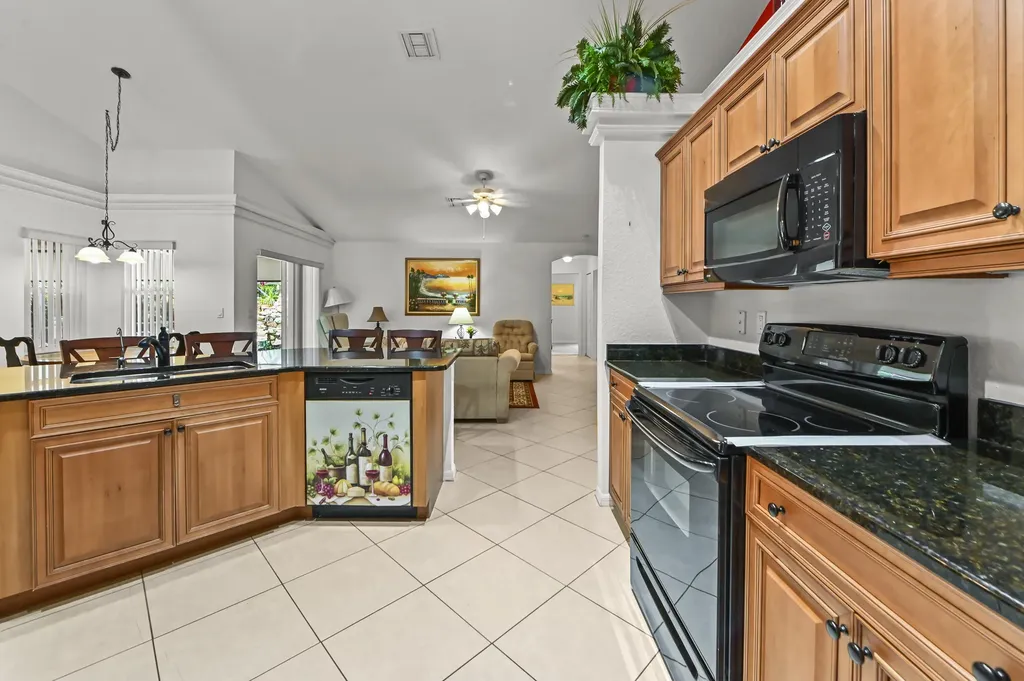 6178 NW Duke Circle Port St Lucie FL 34983