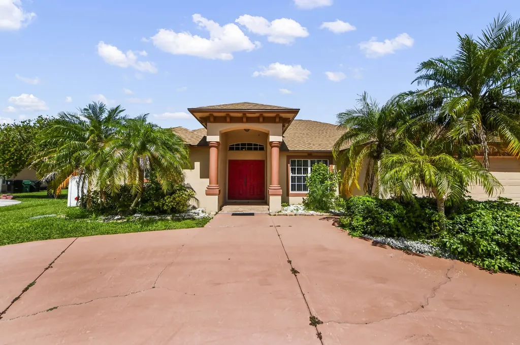 6178 NW Duke Circle Port St Lucie FL 34983