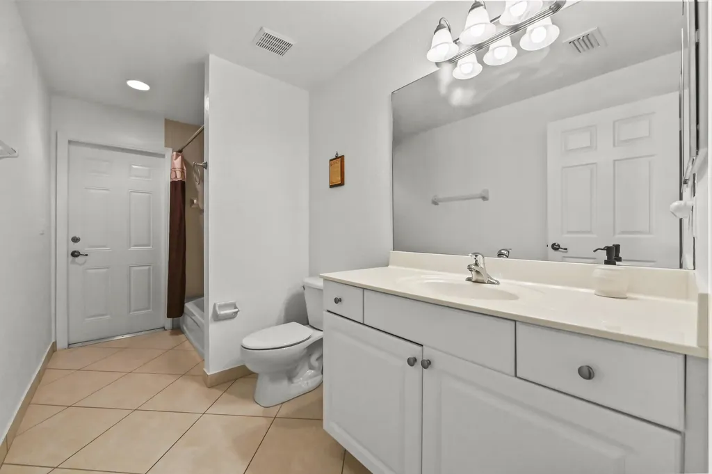 6178 NW Duke Circle Port St Lucie FL 34983