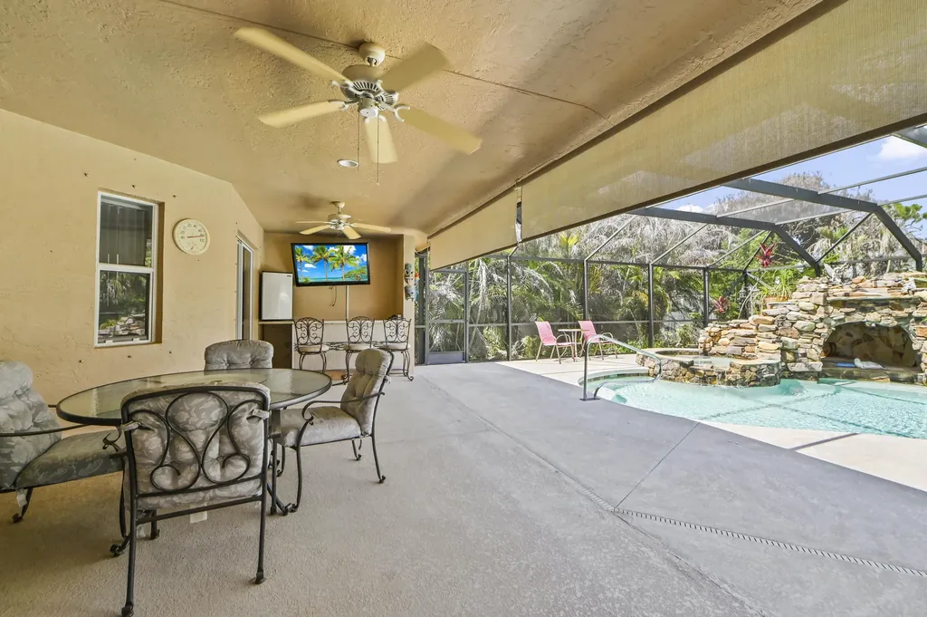 6178 NW Duke Circle Port St Lucie FL 34983