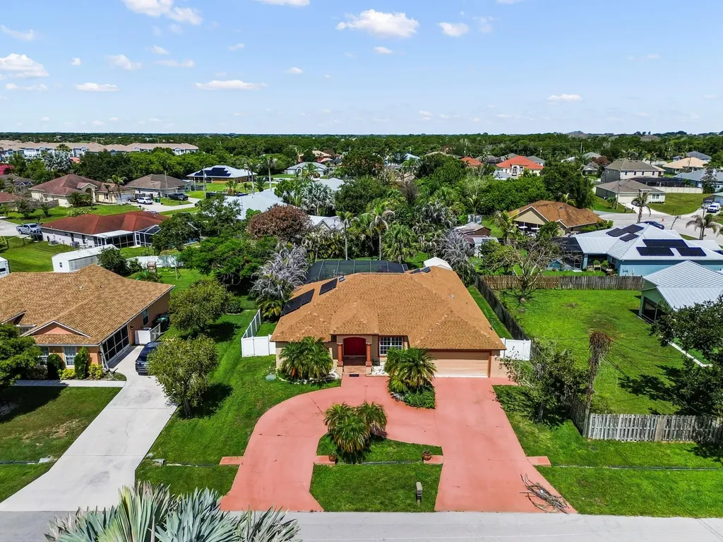 6178 NW Duke Circle Port St Lucie FL 34983