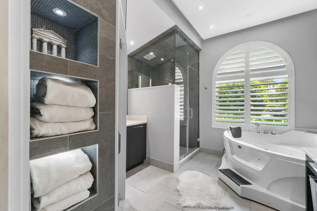 2550 NW 52nd Street Boca Raton FL 33496