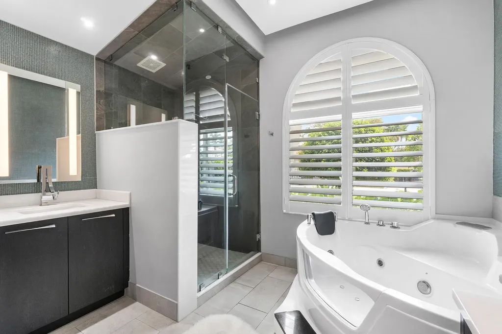 2550 NW 52nd Street Boca Raton FL 33496