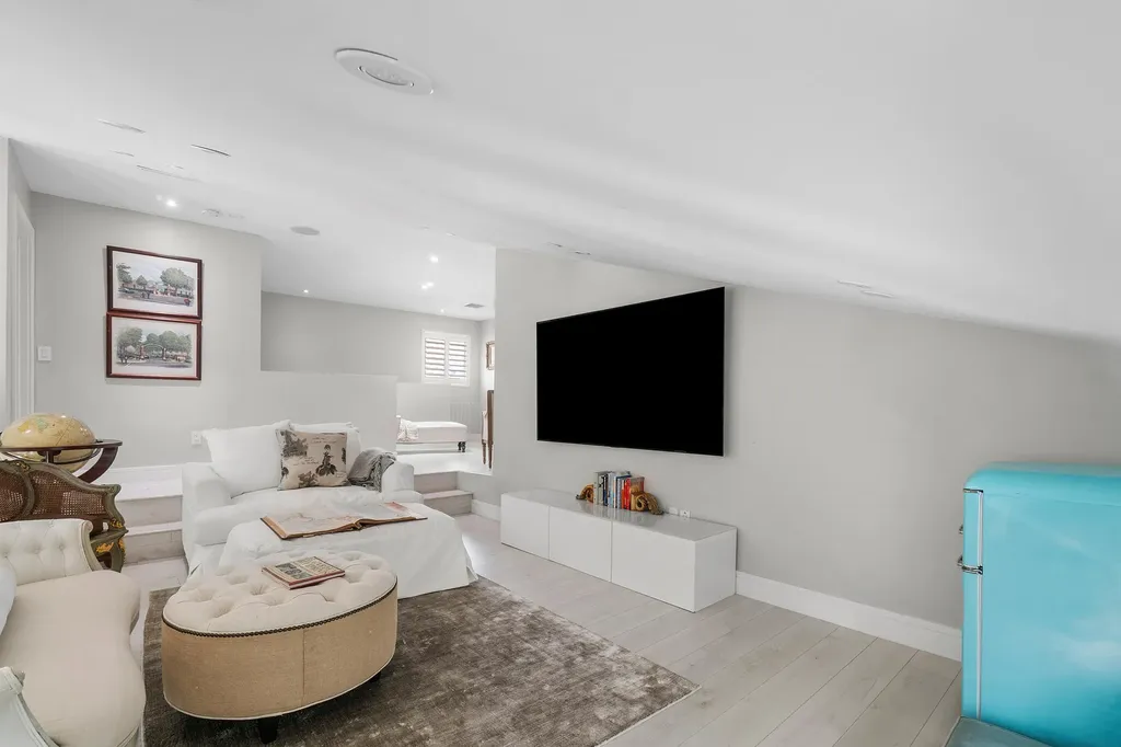 2550 NW 52nd Street Boca Raton FL 33496