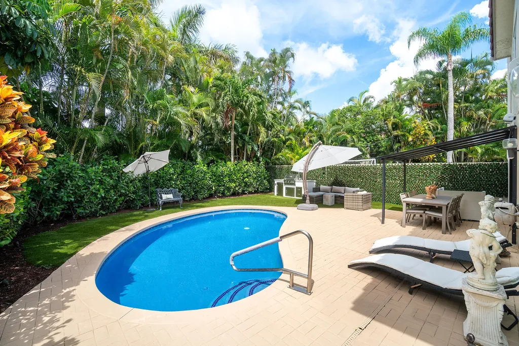 2550 NW 52nd Street Boca Raton FL 33496