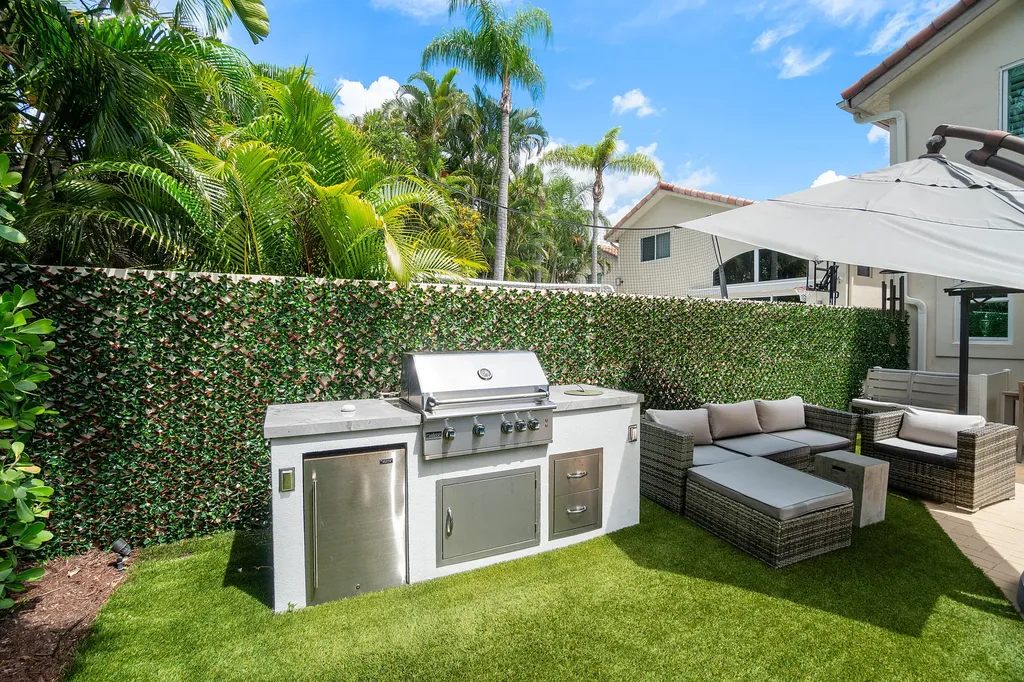 2550 NW 52nd Street Boca Raton FL 33496