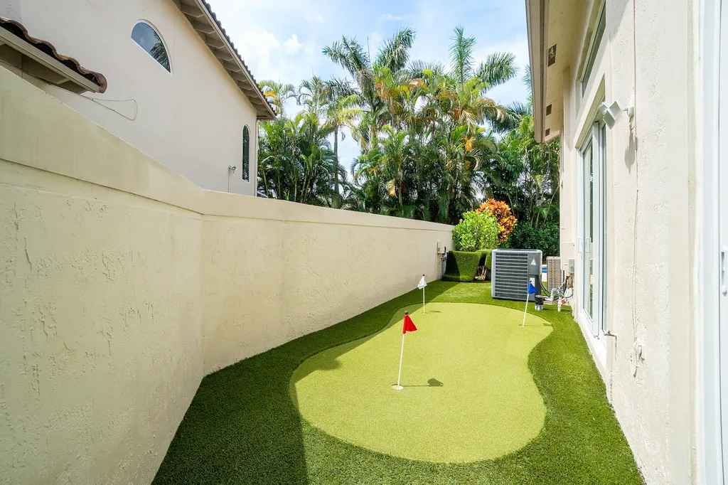 2550 NW 52nd Street Boca Raton FL 33496