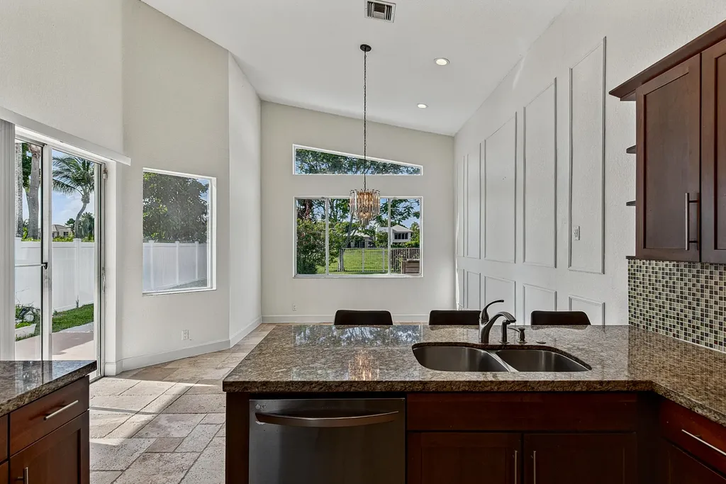 4583 NW 7th Place Deerfield Beach FL 33442