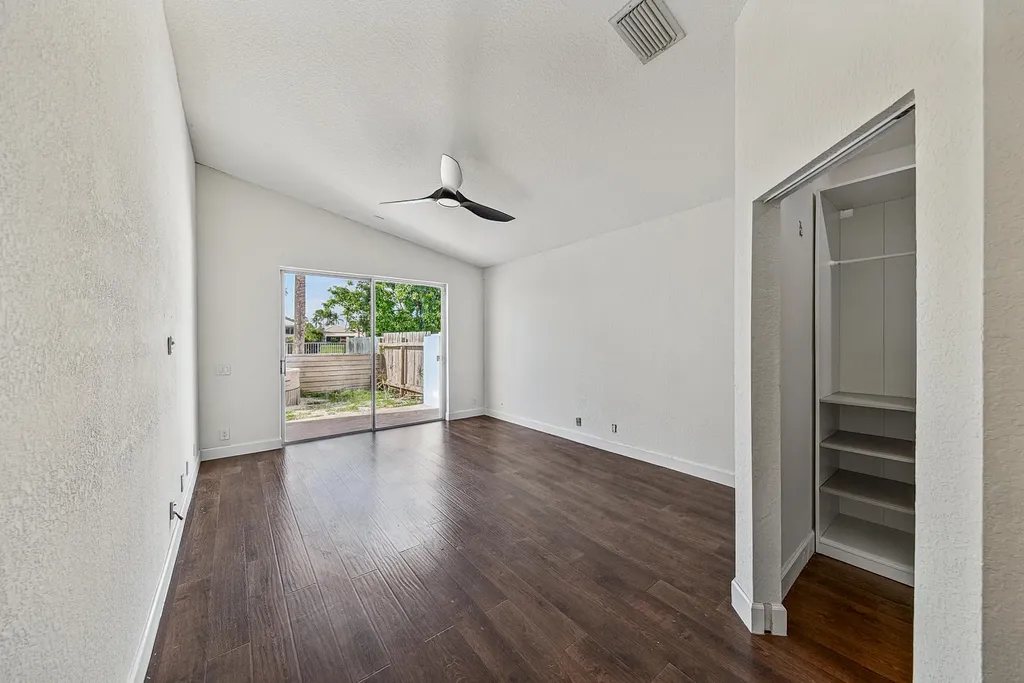 4583 NW 7th Place Deerfield Beach FL 33442