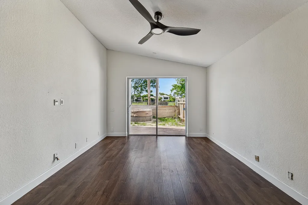 4583 NW 7th Place Deerfield Beach FL 33442