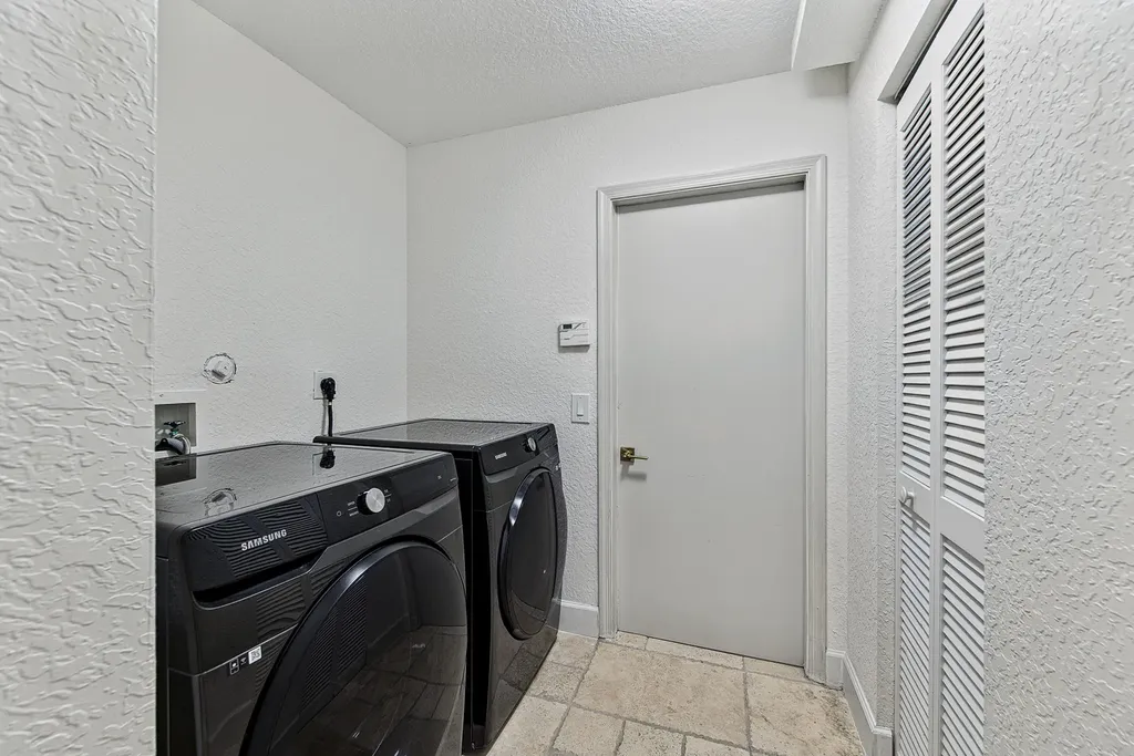4583 NW 7th Place Deerfield Beach FL 33442