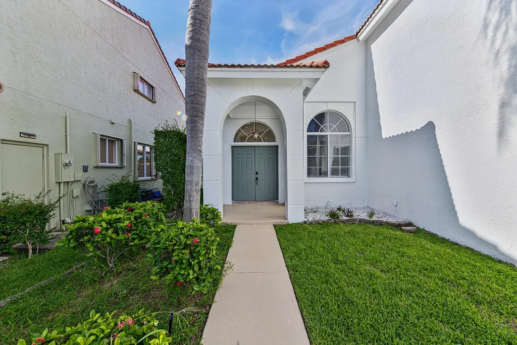 4583 NW 7th Place Deerfield Beach FL 33442