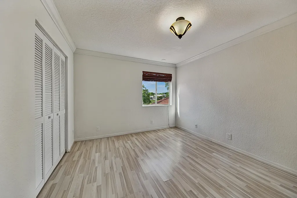 4583 NW 7th Place Deerfield Beach FL 33442