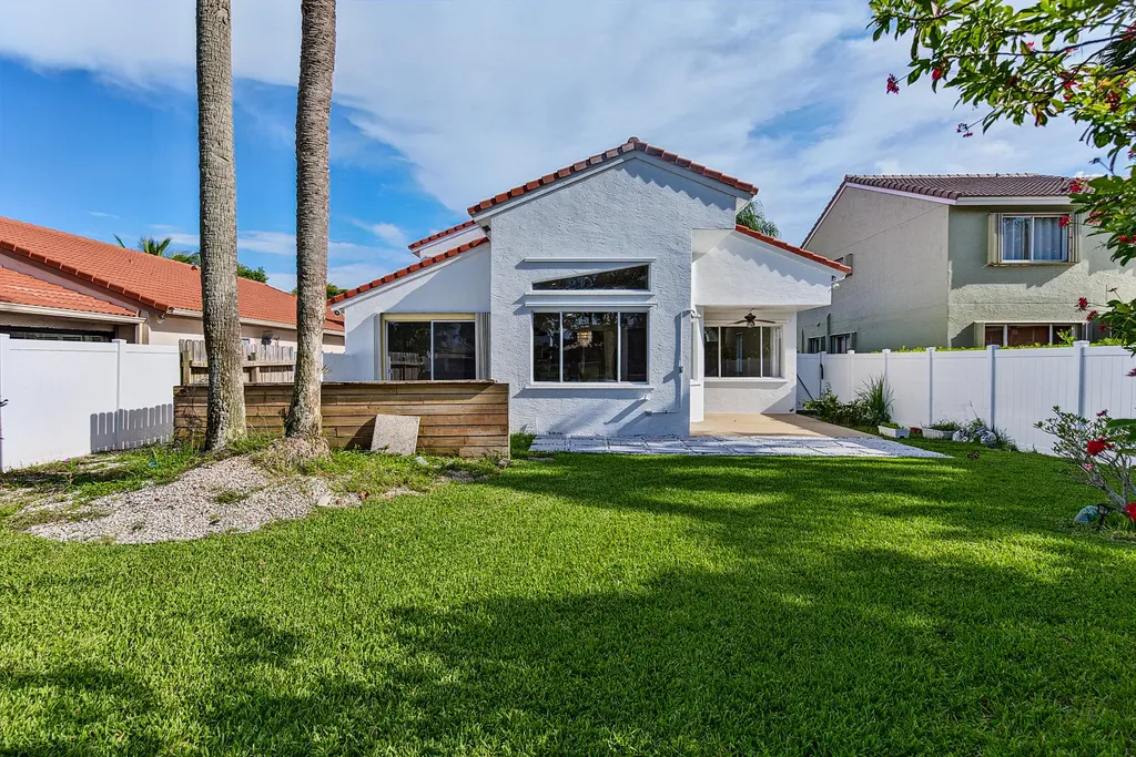 4583 NW 7th Place Deerfield Beach FL 33442