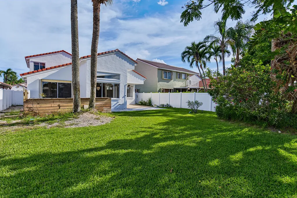 4583 NW 7th Place Deerfield Beach FL 33442