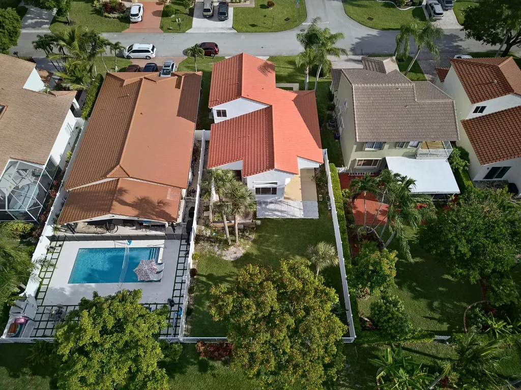 4583 NW 7th Place Deerfield Beach FL 33442