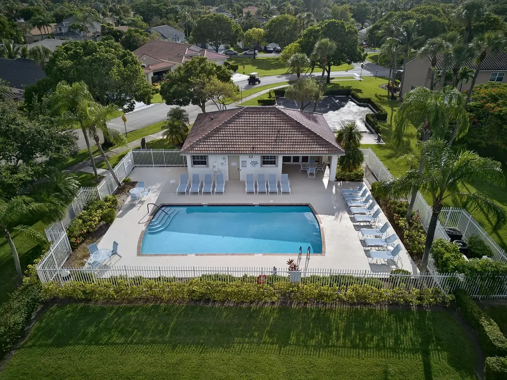 4583 NW 7th Place Deerfield Beach FL 33442