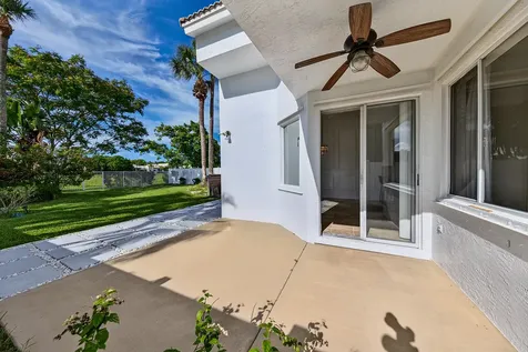 4583 NW 7th Place Deerfield Beach FL 33442