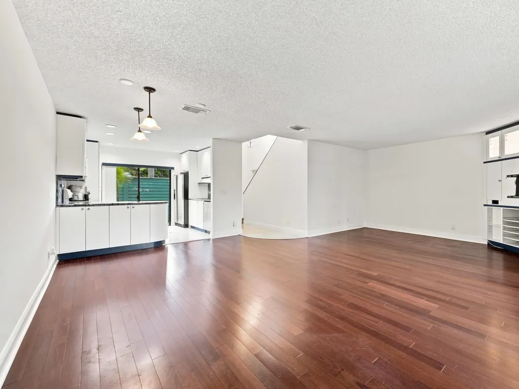 626 Mariners Way Boynton Beach FL 33435