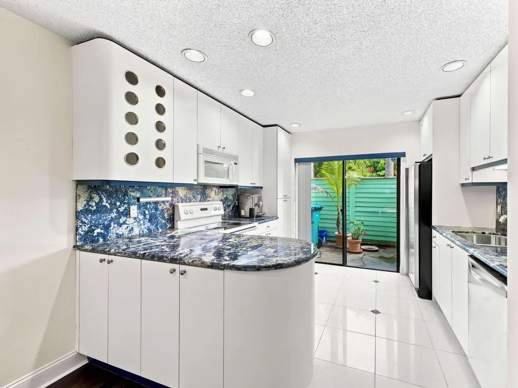 626 Mariners Way Boynton Beach FL 33435