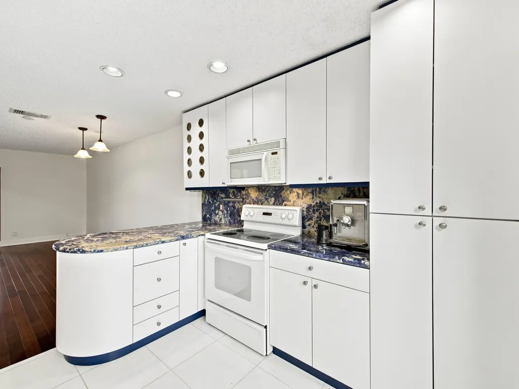 626 Mariners Way Boynton Beach FL 33435