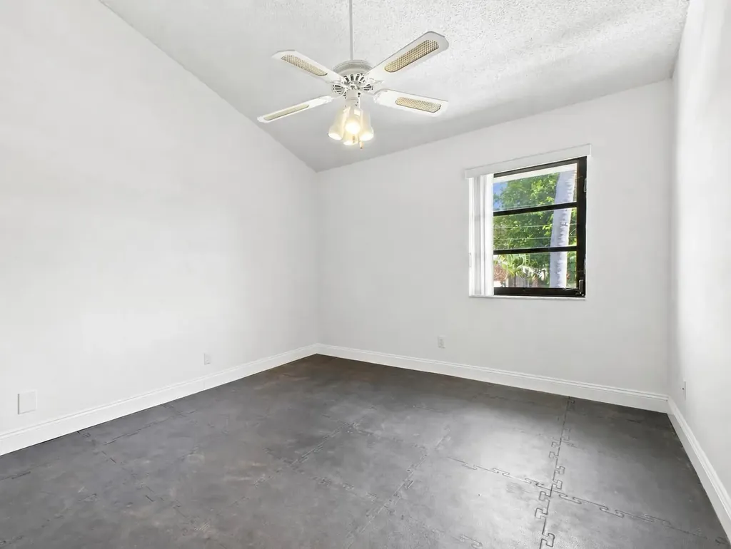 626 Mariners Way Boynton Beach FL 33435