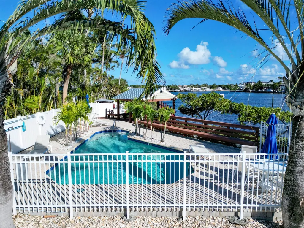 626 Mariners Way Boynton Beach FL 33435