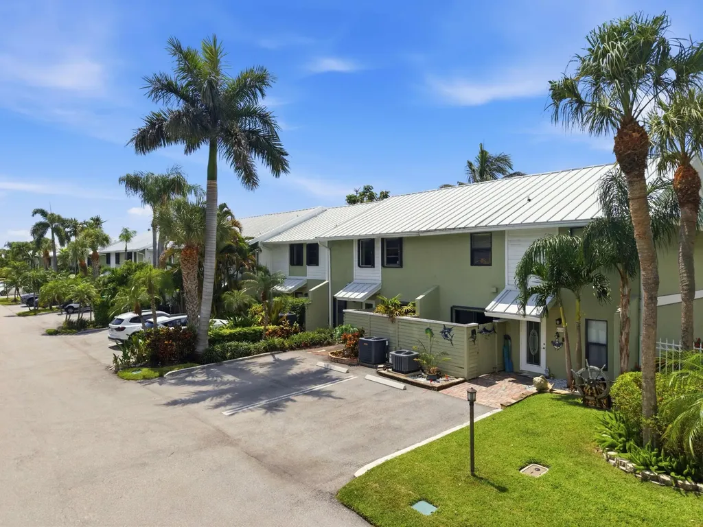 626 Mariners Way Boynton Beach FL 33435
