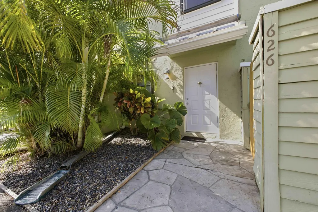 626 Mariners Way Boynton Beach FL 33435