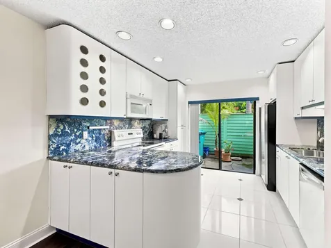 626 Mariners Way Boynton Beach FL 33435