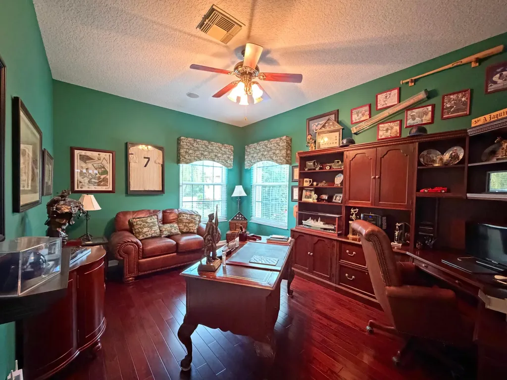 728 SW Lake Charles Circle Port St Lucie FL 34986