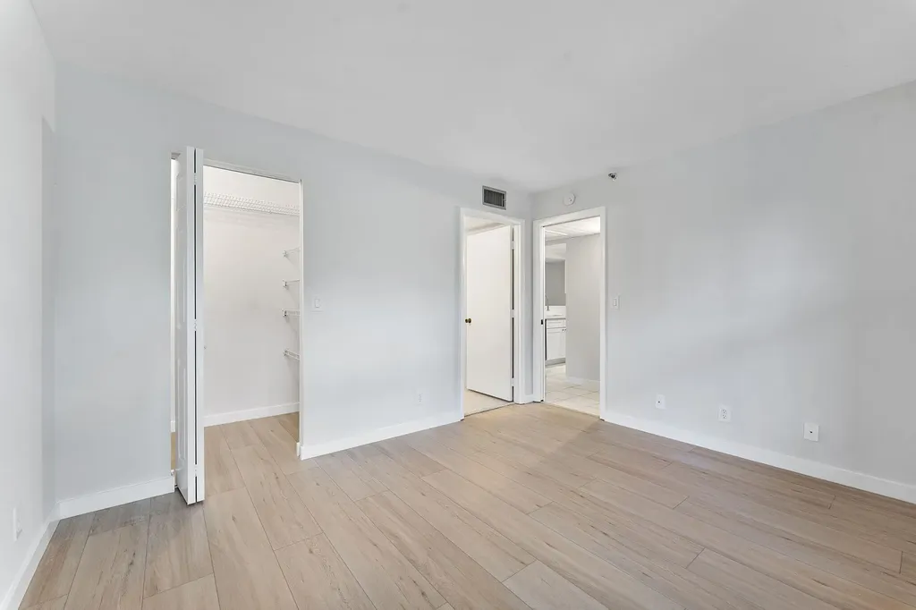 20 Royal Palm Way Boca Raton FL 33432
