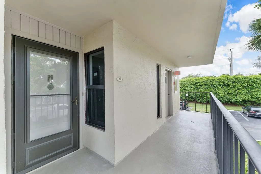 20 Royal Palm Way Boca Raton FL 33432