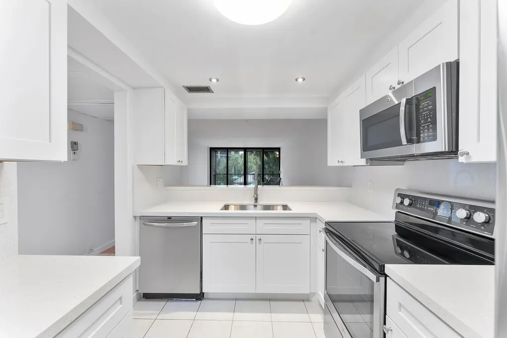 20 Royal Palm Way Boca Raton FL 33432