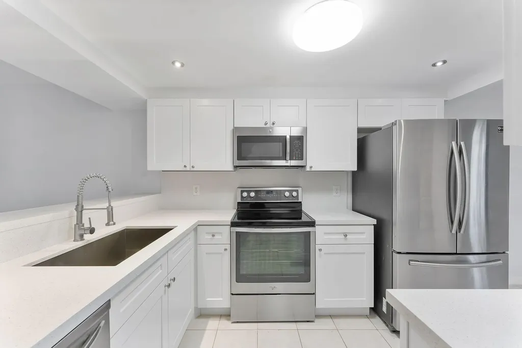 20 Royal Palm Way Boca Raton FL 33432