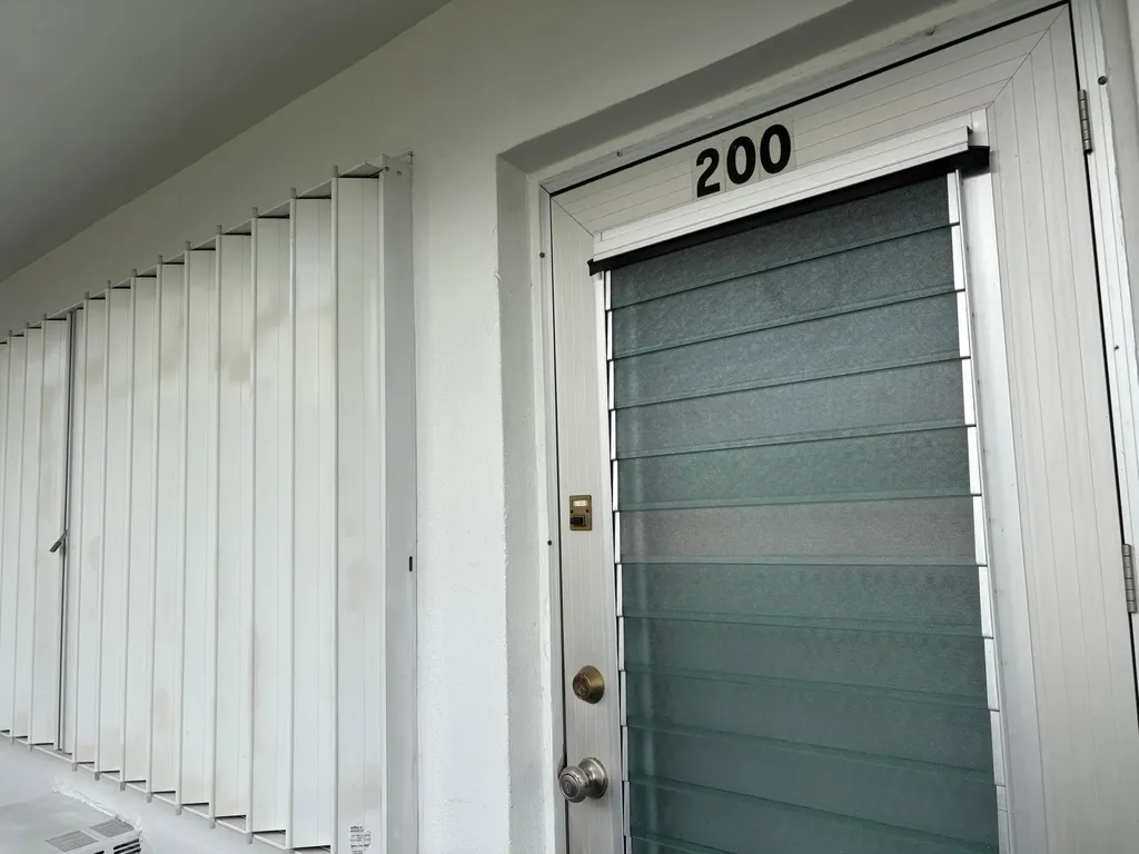 200 Berkshire J West Palm Beach FL 33417